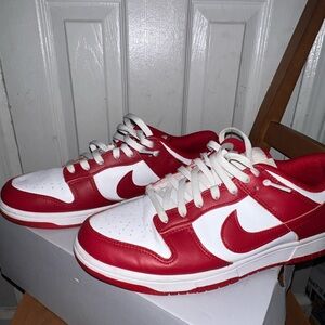 Pre-loved Nike (Dunks) Red and White Sneakers.